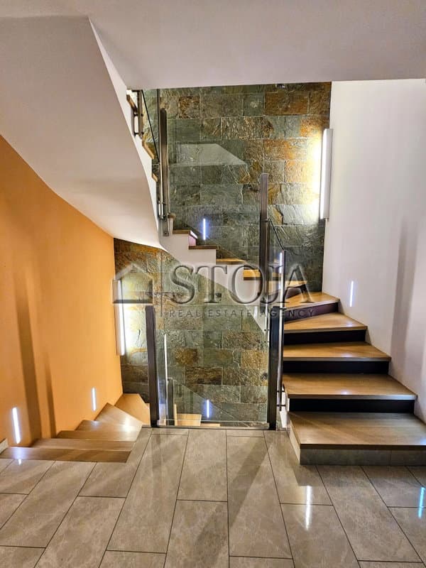 Oddaja, Hiša, Dvojček, Ljubljana okolica, Grosuplje, Grosuplje, 252.9 m2 — photo 4 of 12