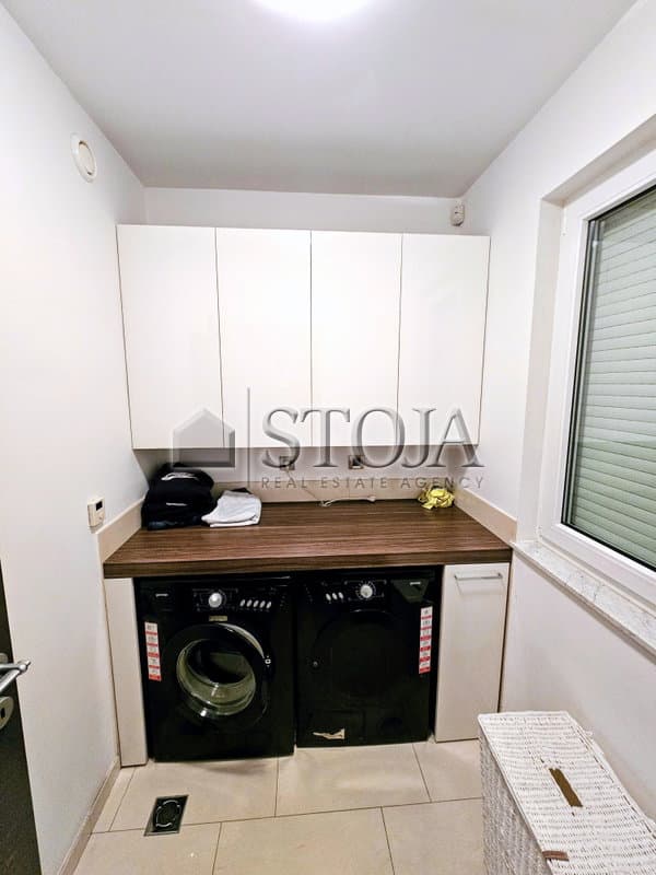 Oddaja, Hiša, Dvojček, Ljubljana okolica, Grosuplje, Grosuplje, 252.9 m2 — photo 11 of 12