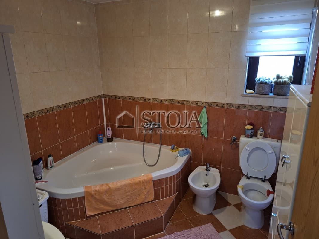 Hiša s tremi stanovanji v bližini Ljubljane! — photo 11 of 22