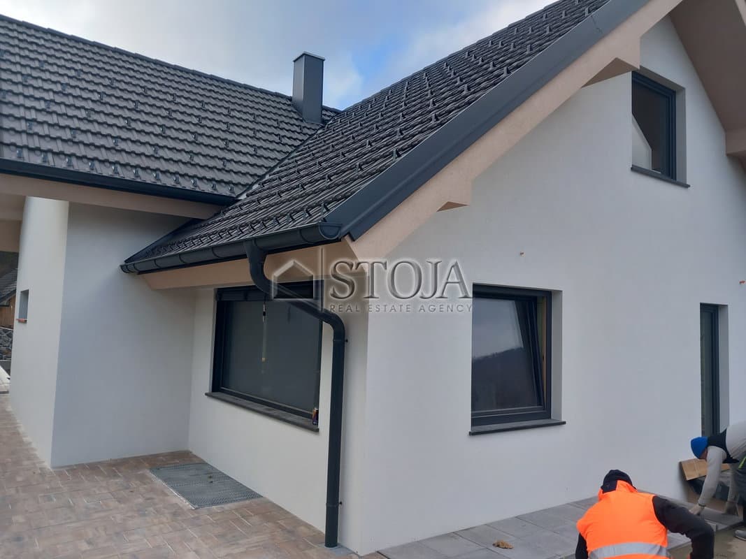 ODLIČNA HIŠA V TRETJI PODALJŠANI FAZI! — photo 10 of 13