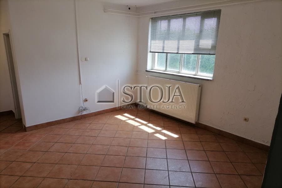 Oddaja, Poslovni prostor, Prostor za storitve, Ljubljana okolica, Grosuplje, Grosuplje, 100 m2 — photo 7 of 10