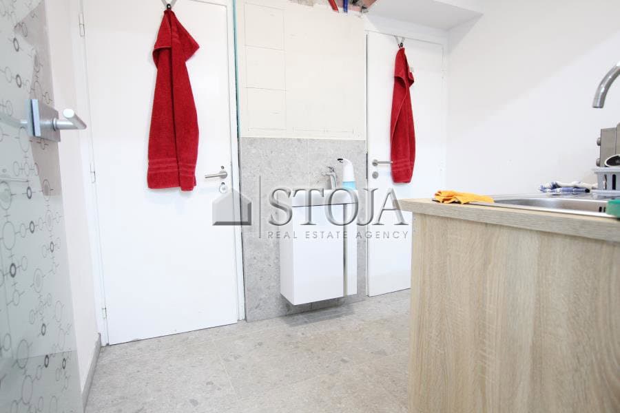 Prodaja, Poslovni prostor, Prostor za storitve, Ljubljana mesto, Šiška, 225 m2 — photo 10 of 14