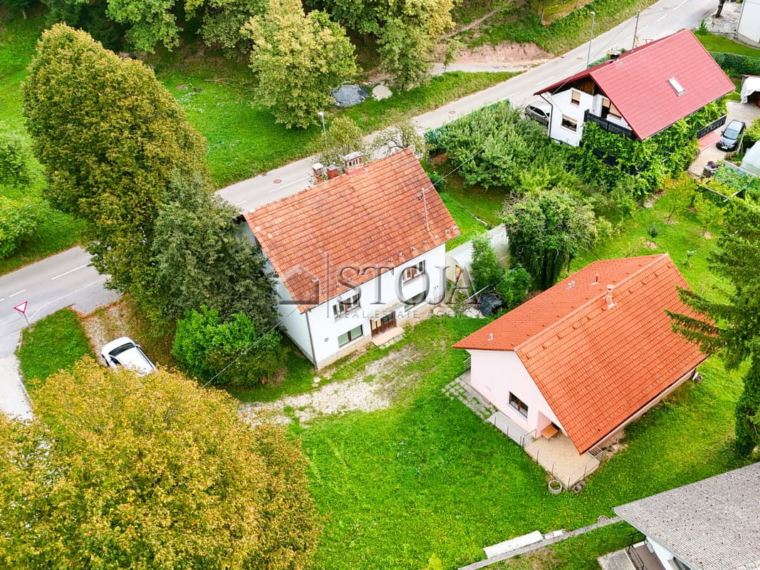 Dve hiši in velika parcela; Drenov grič. — photo 16 of 18