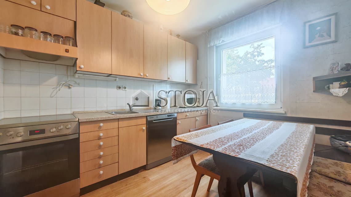 Prodaja, Hiša, Dvojček, Ljubljana mesto, Vič-Rudnik, Trnovo, 166.4 m2 — photo 9 of 22