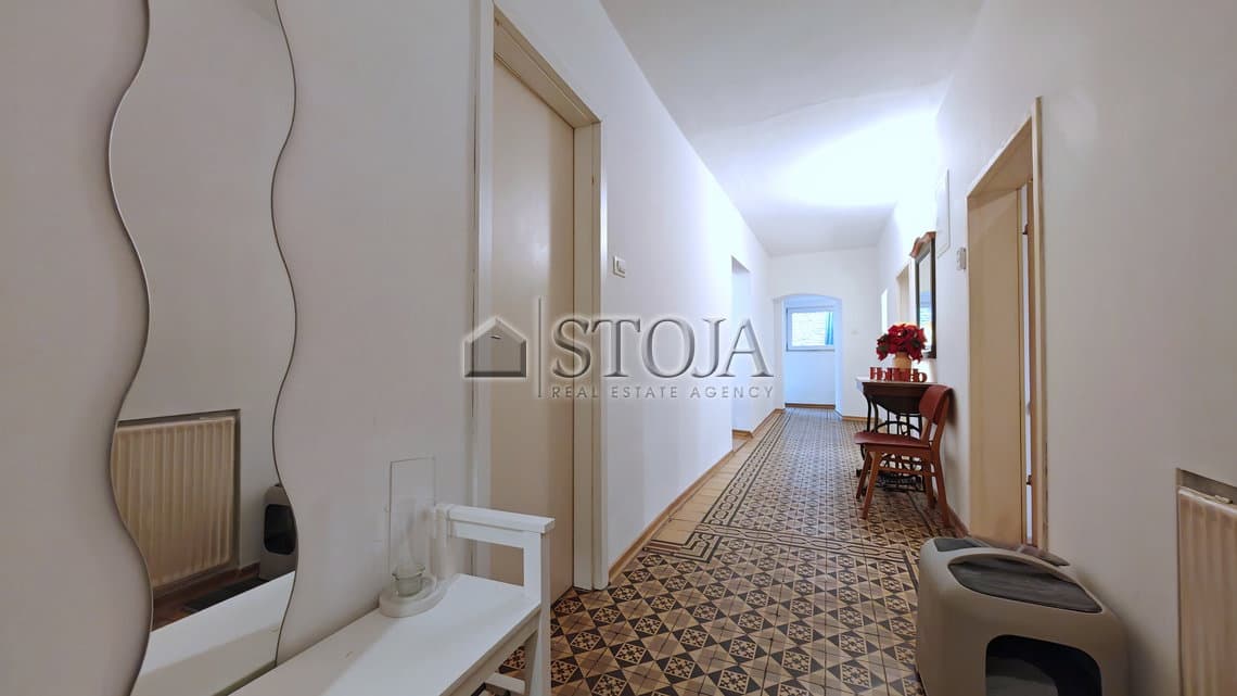 Prodaja, Stanovanje, 5+ več sobno, Ljubljana mesto, Center, Stara Ljubljana, 165 m2 — photo 11 of 26
