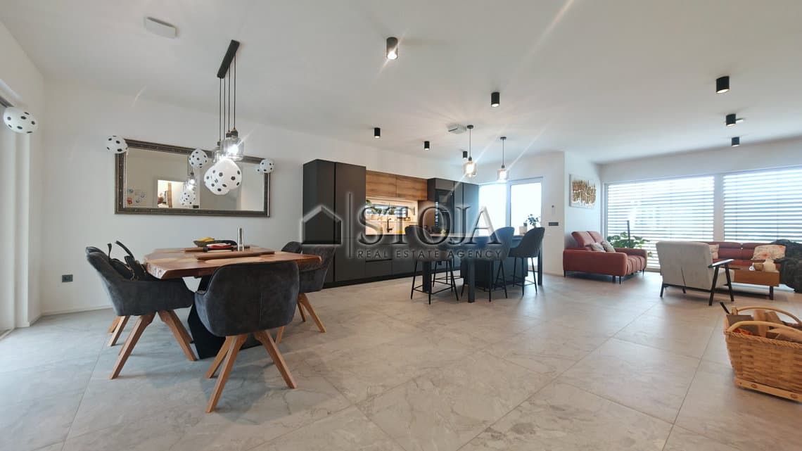 Prodaja, Hiša, Samostojna, Ljubljana okolica, Dol pri Ljubljani, Dol pri Ljubljani, 227.6 m2 — photo 3 of 23