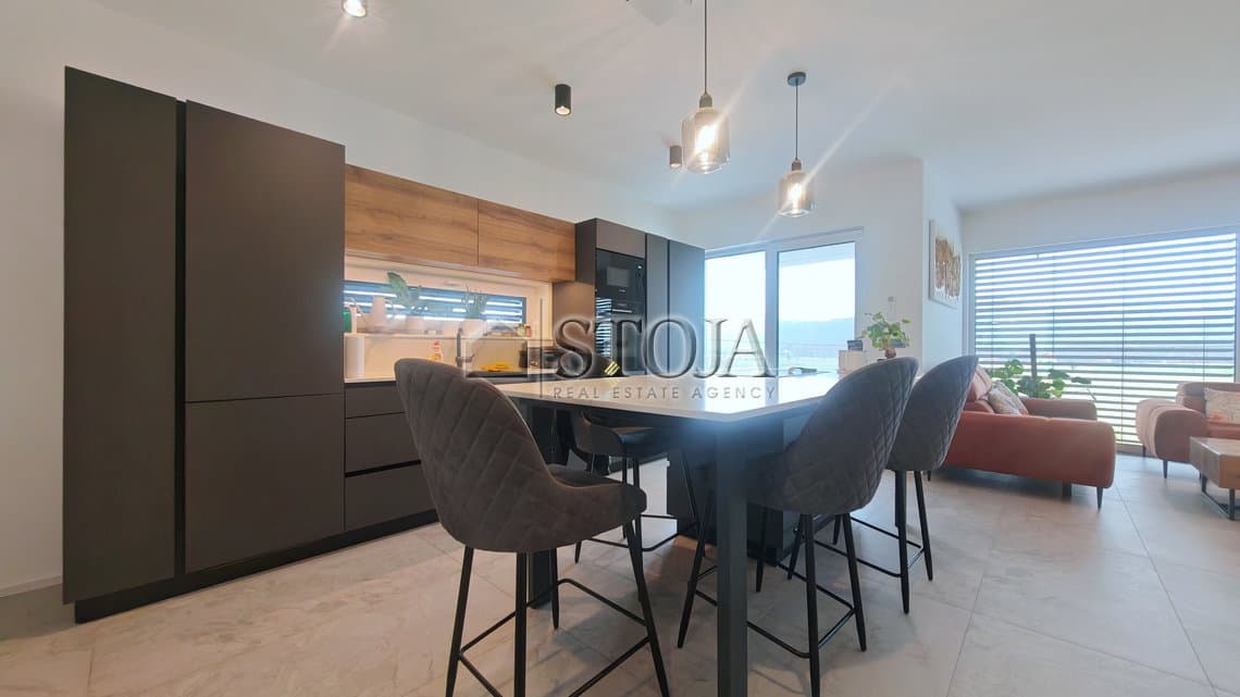 Prodaja, Hiša, Samostojna, Ljubljana okolica, Dol pri Ljubljani, Dol pri Ljubljani, 227.6 m2 — photo 8 of 23