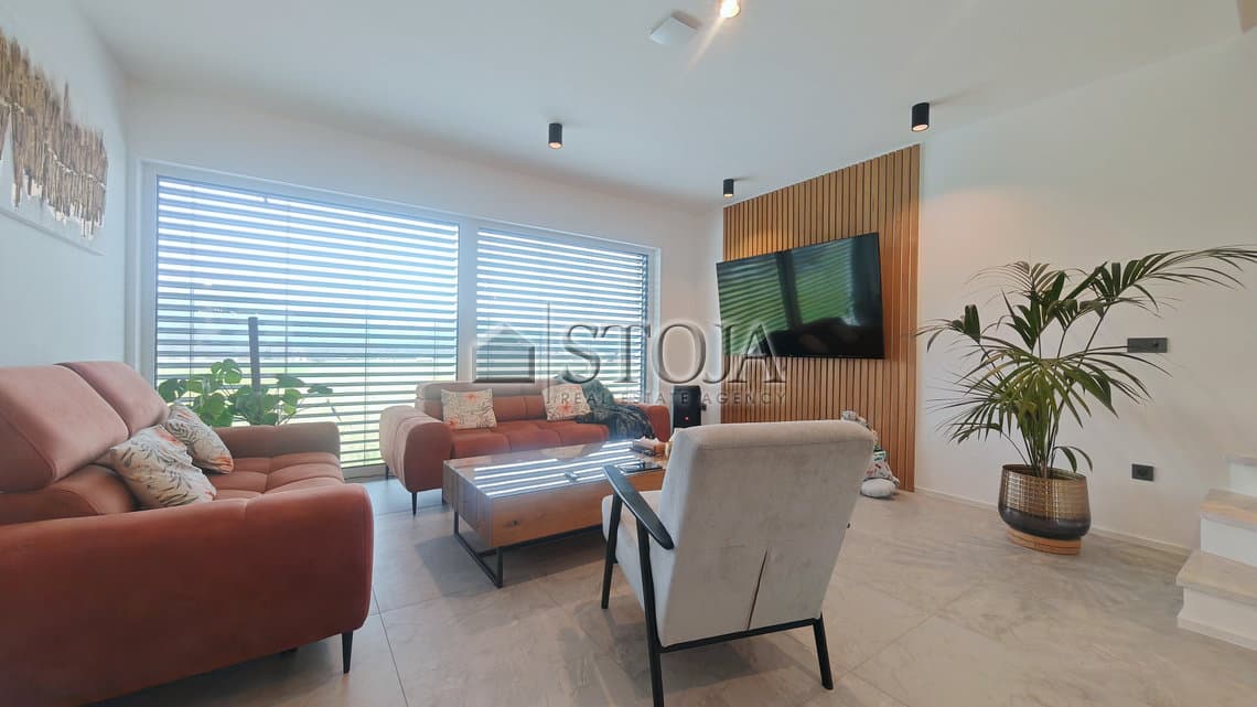 Prodaja, Hiša, Samostojna, Ljubljana okolica, Dol pri Ljubljani, Dol pri Ljubljani, 227.6 m2 — photo 10 of 23