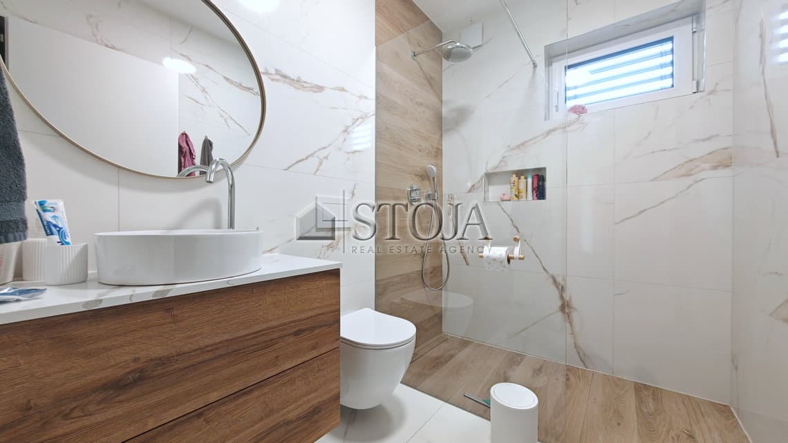 Prodaja, Hiša, Samostojna, Ljubljana okolica, Dol pri Ljubljani, Dol pri Ljubljani, 227.6 m2 — photo 15 of 23