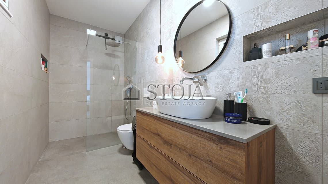 Prodaja, Hiša, Samostojna, Ljubljana okolica, Dol pri Ljubljani, Dol pri Ljubljani, 227.6 m2 — photo 18 of 23
