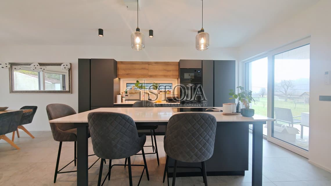 Prodaja, Hiša, Samostojna, Ljubljana okolica, Dol pri Ljubljani, Dol pri Ljubljani, 227.6 m2 — photo 9 of 23