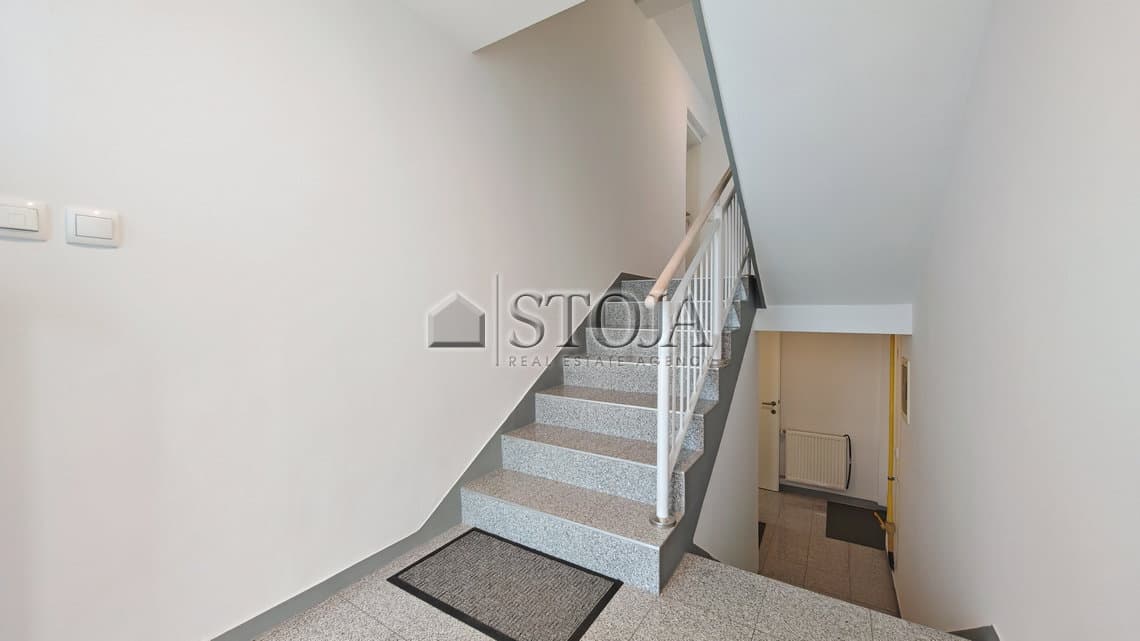 Prodaja, Hiša, Dvostanovanjska, Ljubljana mesto, Šiška, Brod, 392.1 m2 — photo 2 of 29