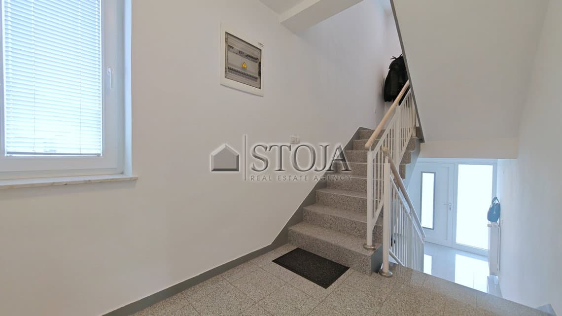 Prodaja, Hiša, Dvostanovanjska, Ljubljana mesto, Šiška, Brod, 392.1 m2 — photo 7 of 29