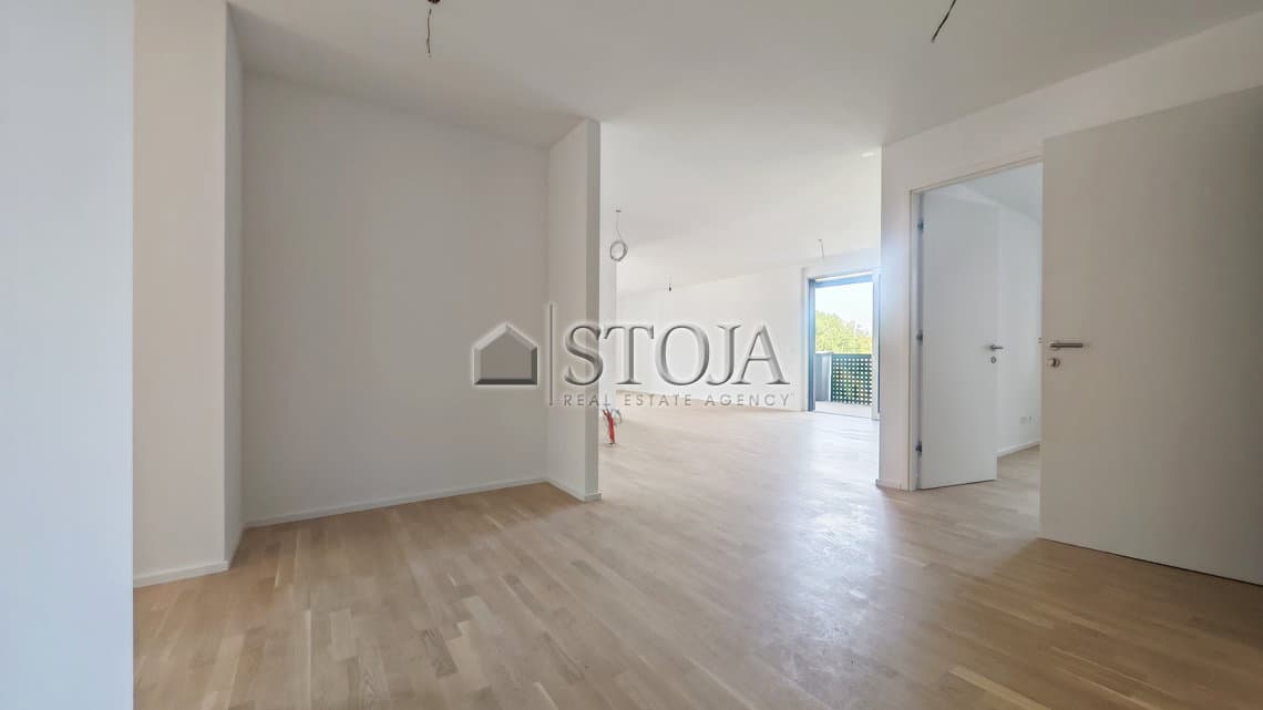 Prodaja, Stanovanje, 4-sobno, Ljubljana mesto, Moste-Polje, Zelena jama, 282.9 m2 — photo 3 of 29