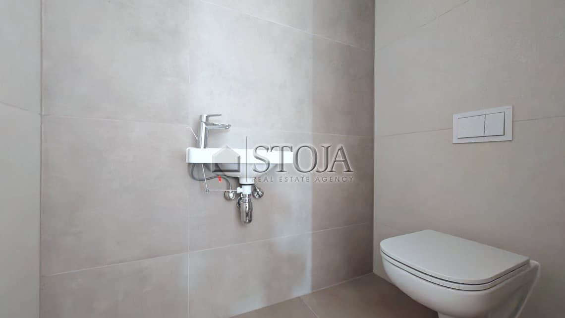 Prodaja, Stanovanje, 4-sobno, Ljubljana mesto, Moste-Polje, Zelena jama, 282.9 m2 — photo 4 of 29