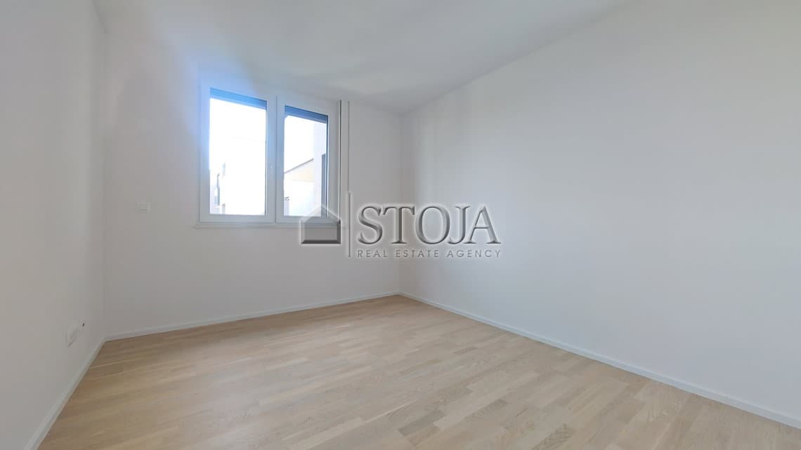 Prodaja, Stanovanje, 4-sobno, Ljubljana mesto, Moste-Polje, Zelena jama, 282.9 m2 — photo 5 of 29