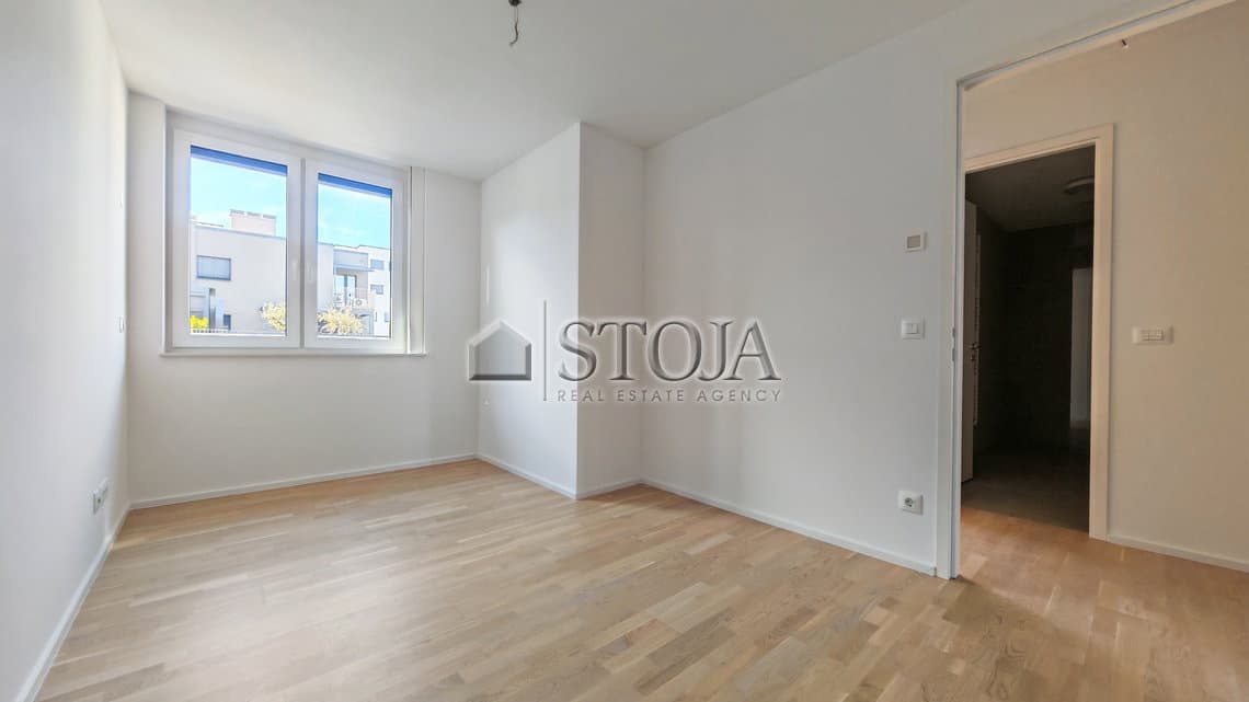 Prodaja, Stanovanje, 4-sobno, Ljubljana mesto, Moste-Polje, Zelena jama, 282.9 m2 — photo 17 of 29