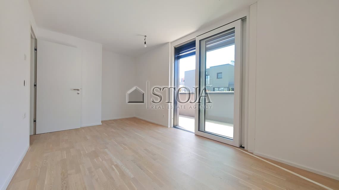 Prodaja, Stanovanje, 4-sobno, Ljubljana mesto, Moste-Polje, Zelena jama, 282.9 m2 — photo 21 of 29