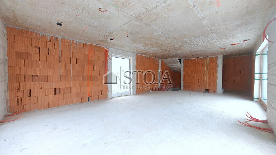 Prodaja, Hiša, Dvojček, Ljubljana okolica, Dol pri Ljubljani, Senožeti, 175.71 m2 — photo 10 of 21