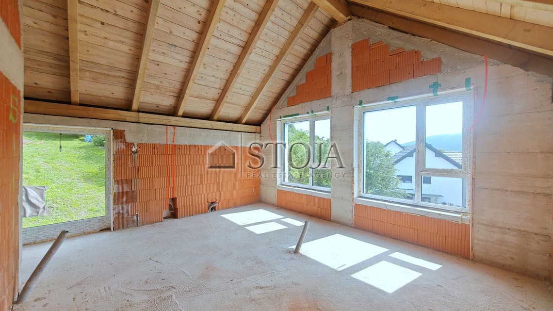 Prodaja, Hiša, Dvojček, Ljubljana okolica, Dol pri Ljubljani, Senožeti, 175.71 m2 — photo 17 of 21