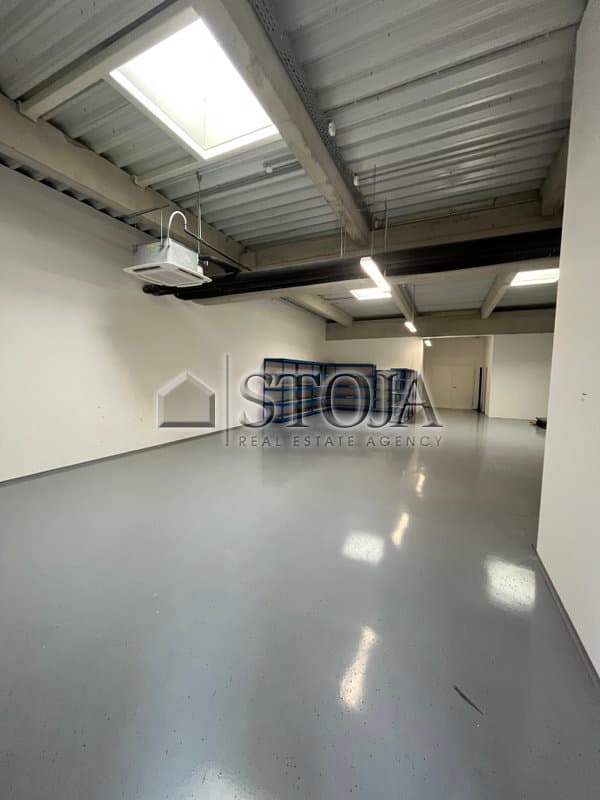 Prodaja, Poslovni prostor, Skladišče, Ljubljana okolica, Medvode, Medvode, 154 m2 — photo 2 of 10