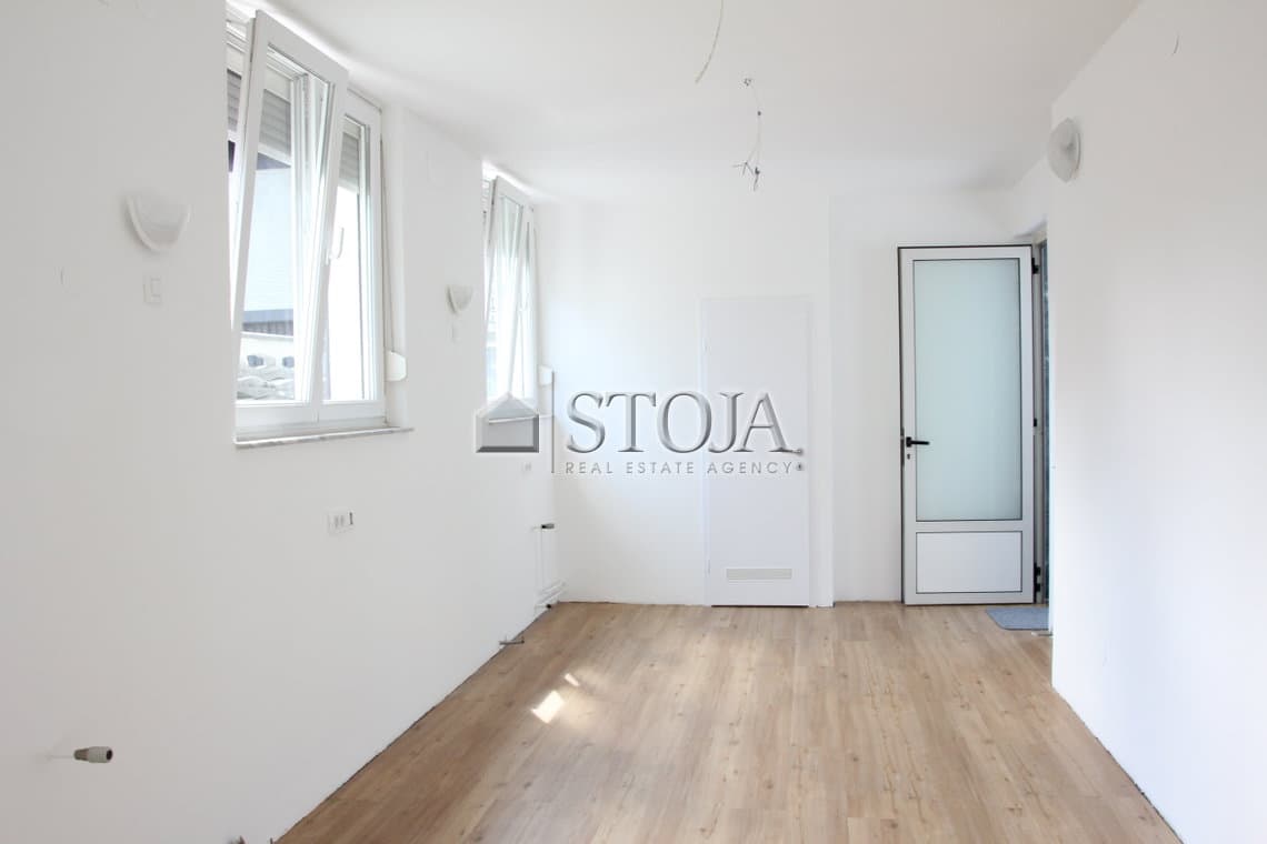 Oddaja, Poslovni prostor, Pisarna, Ljubljana mesto, Bežigrad, Črnuče, 28 m2 — photo 2 of 9