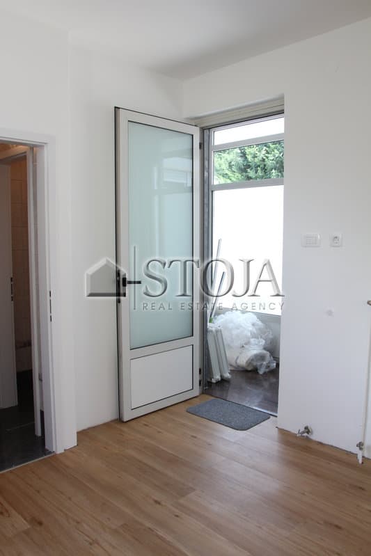 Oddaja, Poslovni prostor, Pisarna, Ljubljana mesto, Bežigrad, Črnuče, 28 m2 — photo 3 of 9