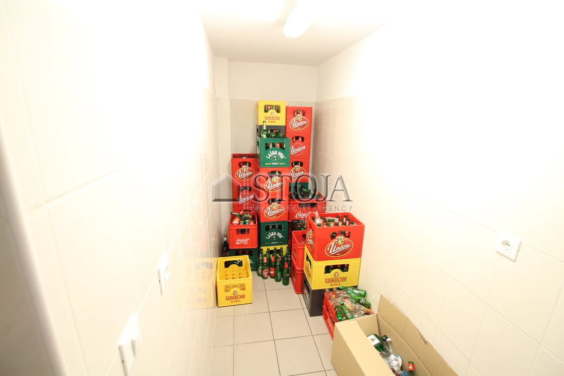 Prodaja, Poslovni prostor, Gostinski lokal, Ljubljana okolica, Grosuplje, Grosuplje, 250 m2 — photo 22 of 28