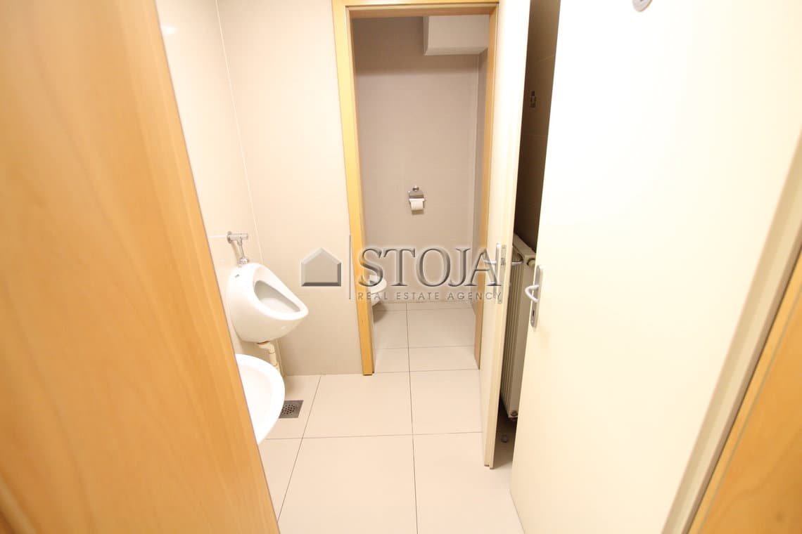 Oddaja, Poslovni prostor, Gostinski lokal, Ljubljana okolica, Grosuplje, Grosuplje, 250 m2 — photo 23 of 28