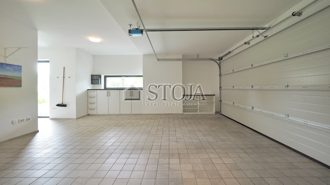 Oddaja, Hiša, Samostojna, Ljubljana okolica, Domžale, Domžale, 414.4 m2 — photo 23 of 23