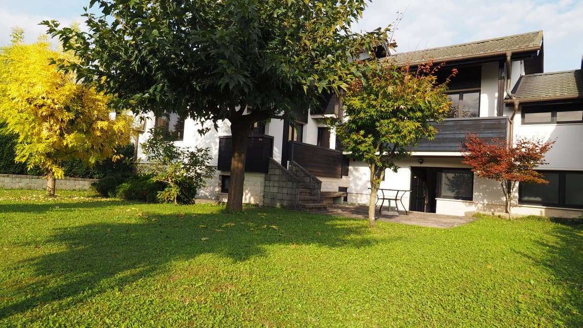 Oddaja, Hiša, Vrstna, Ljubljana okolica, Domžale, Vir, 299 m2 — photo 1 of 15