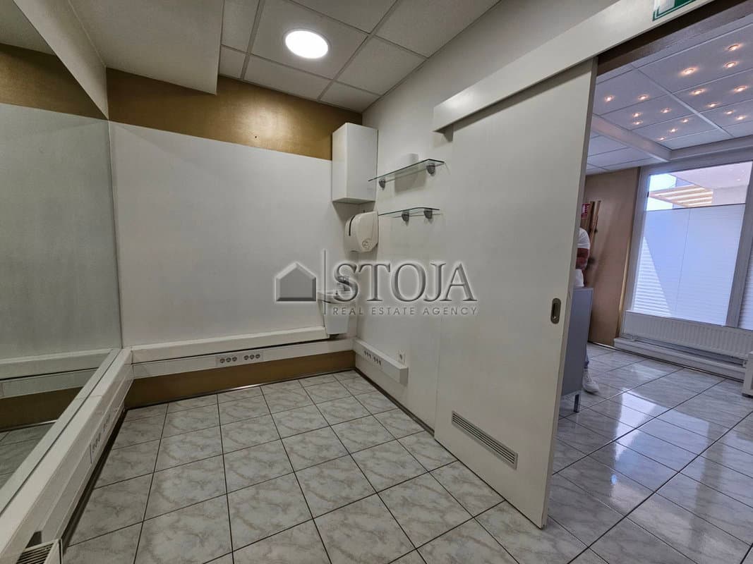 Oddaja, Poslovni prostor, Prostor za storitve, Ljubljana mesto, Šiška, Tacen, 30 m2 — photo 3 of 13