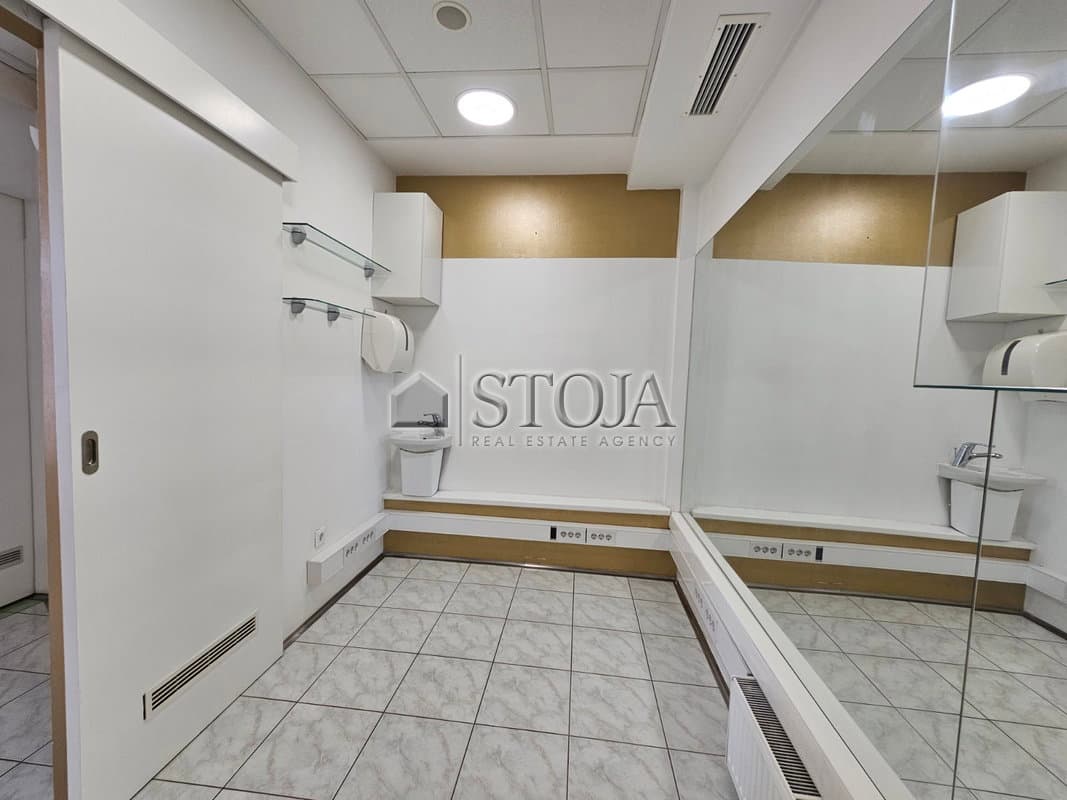 Oddaja, Poslovni prostor, Prostor za storitve, Ljubljana mesto, Šiška, Tacen, 30 m2 — photo 7 of 13