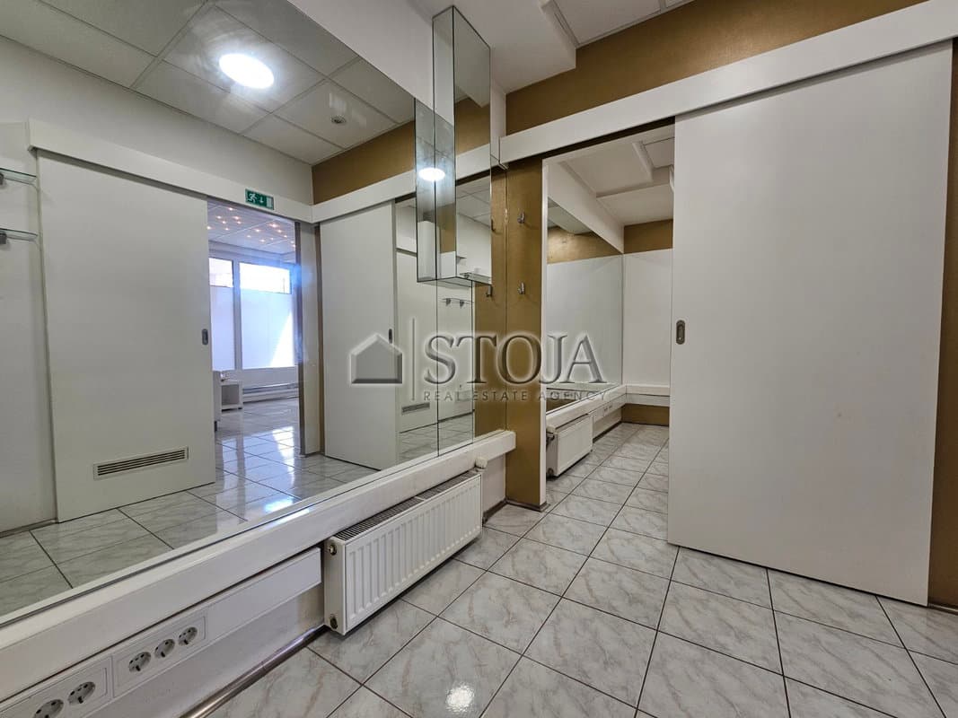 Oddaja, Poslovni prostor, Prostor za storitve, Ljubljana mesto, Šiška, Tacen, 30 m2 — photo 9 of 13