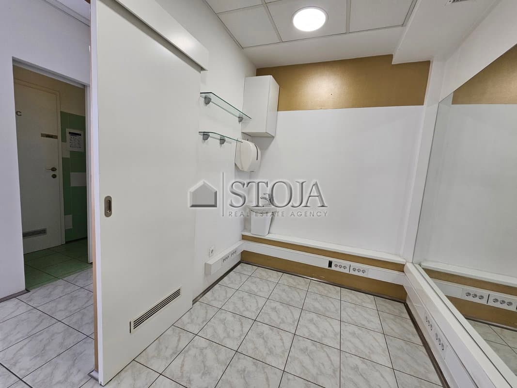 Oddaja, Poslovni prostor, Prostor za storitve, Ljubljana mesto, Šiška, Tacen, 30 m2 — photo 10 of 13