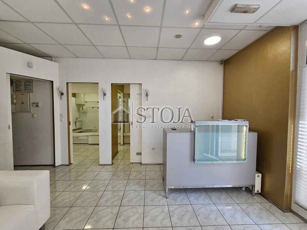 Oddaja, Poslovni prostor, Prostor za storitve, Ljubljana mesto, Šiška, Tacen, 30 m2 — photo 2 of 13