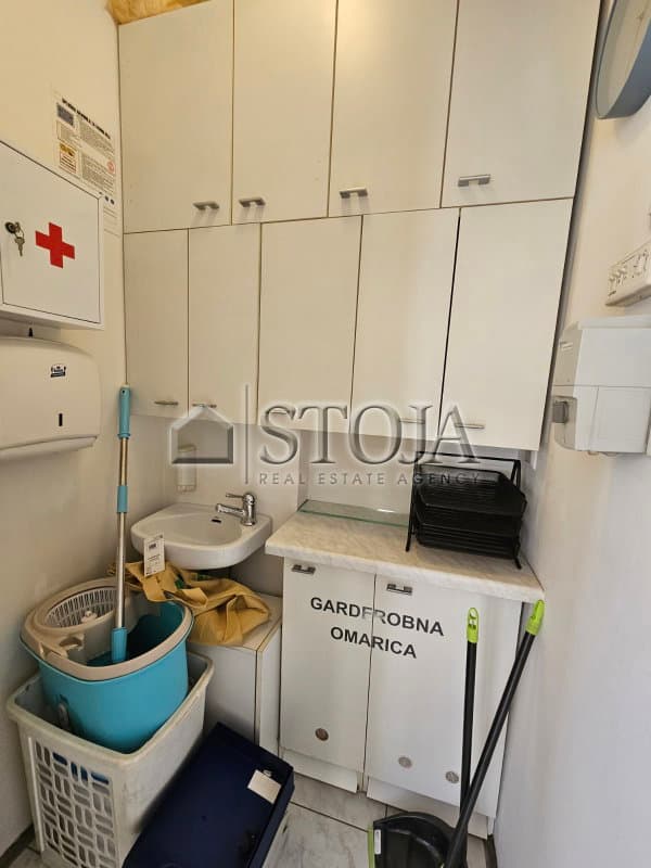 Oddaja, Poslovni prostor, Prostor za storitve, Ljubljana mesto, Šiška, Tacen, 30 m2 — photo 13 of 13