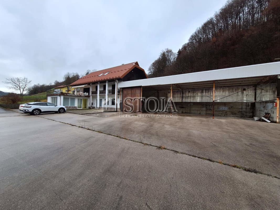 Poslovno stanovanjska hiša z velikim parkiriščem za parkiranje kamionov! — photo 1 of 31