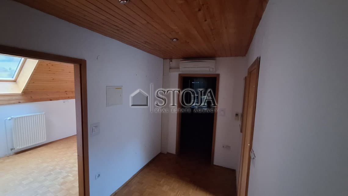Poslovno stanovanjska hiša z velikim parkiriščem za parkiranje kamionov! — photo 8 of 31