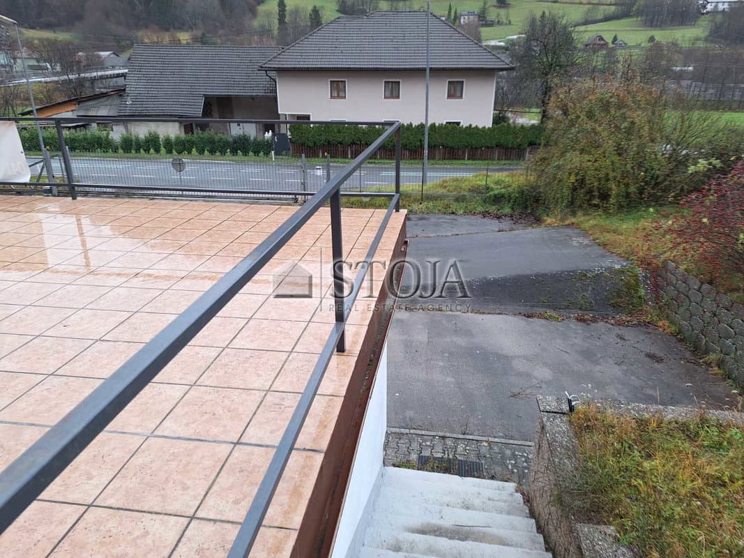 Poslovno stanovanjska hiša z velikim parkiriščem za parkiranje kamionov! — photo 26 of 31