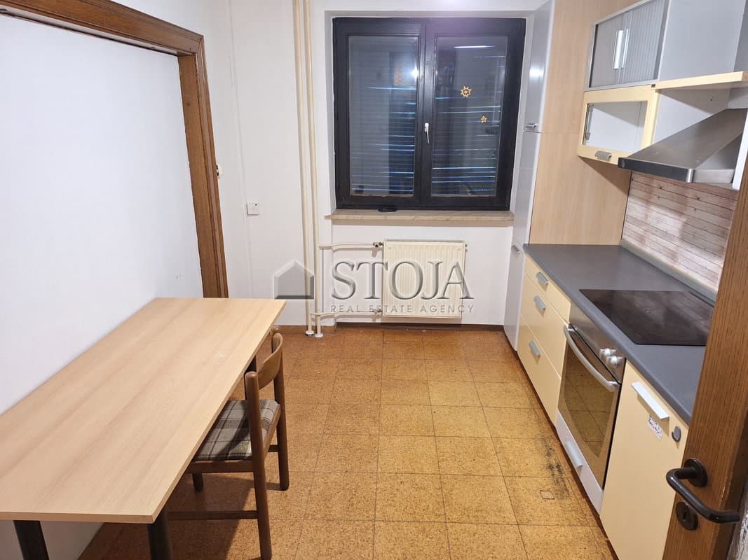 Poslovno stanovanjska hiša z velikim parkiriščem za parkiranje kamionov! — photo 29 of 31