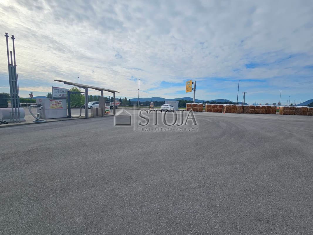 Prodaja, Parcela, Za investicijo, Ljubljana okolica, Vodice, Vodice, 1400 m2 — photo 2 of 4