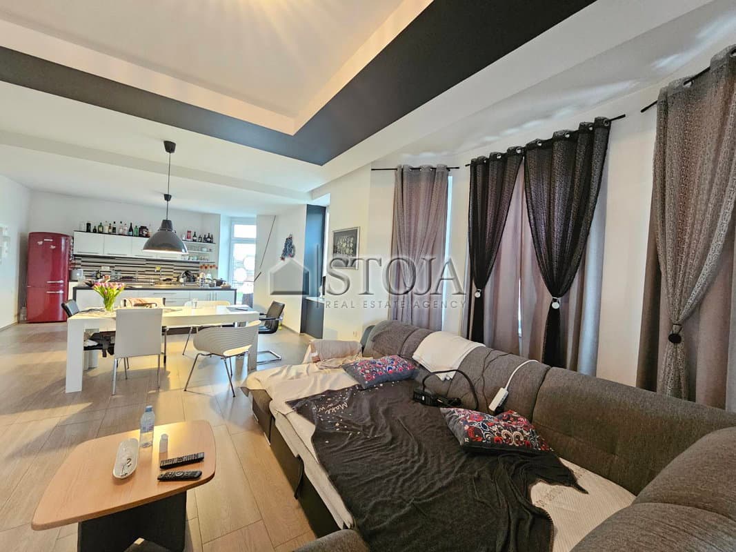 Prodaja, Stanovanje, 5+ več sobno, Ljubljana okolica, Medvode, Medvode, 330 m2 — photo 2 of 16