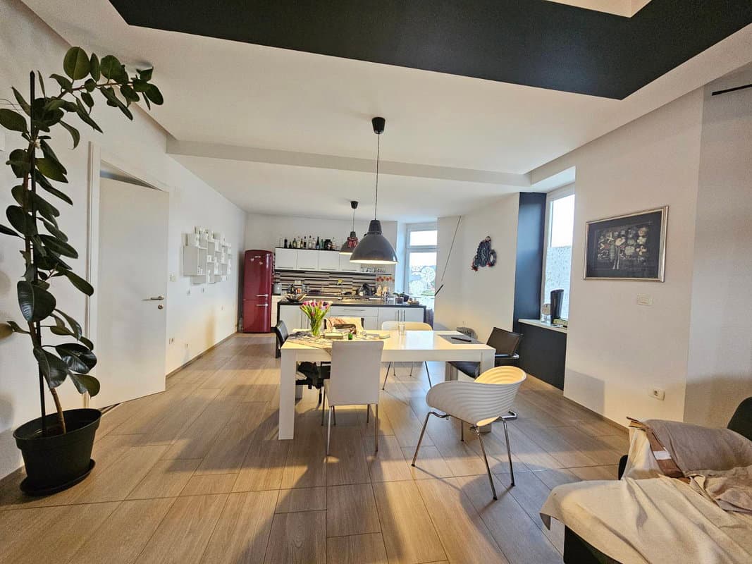 Prodaja, Stanovanje, 5+ več sobno, Ljubljana okolica, Medvode, Medvode, 330 m2 — photo 1 of 16