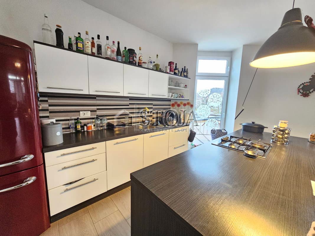 Prodaja, Stanovanje, 5+ več sobno, Ljubljana okolica, Medvode, Medvode, 330 m2 — photo 3 of 16