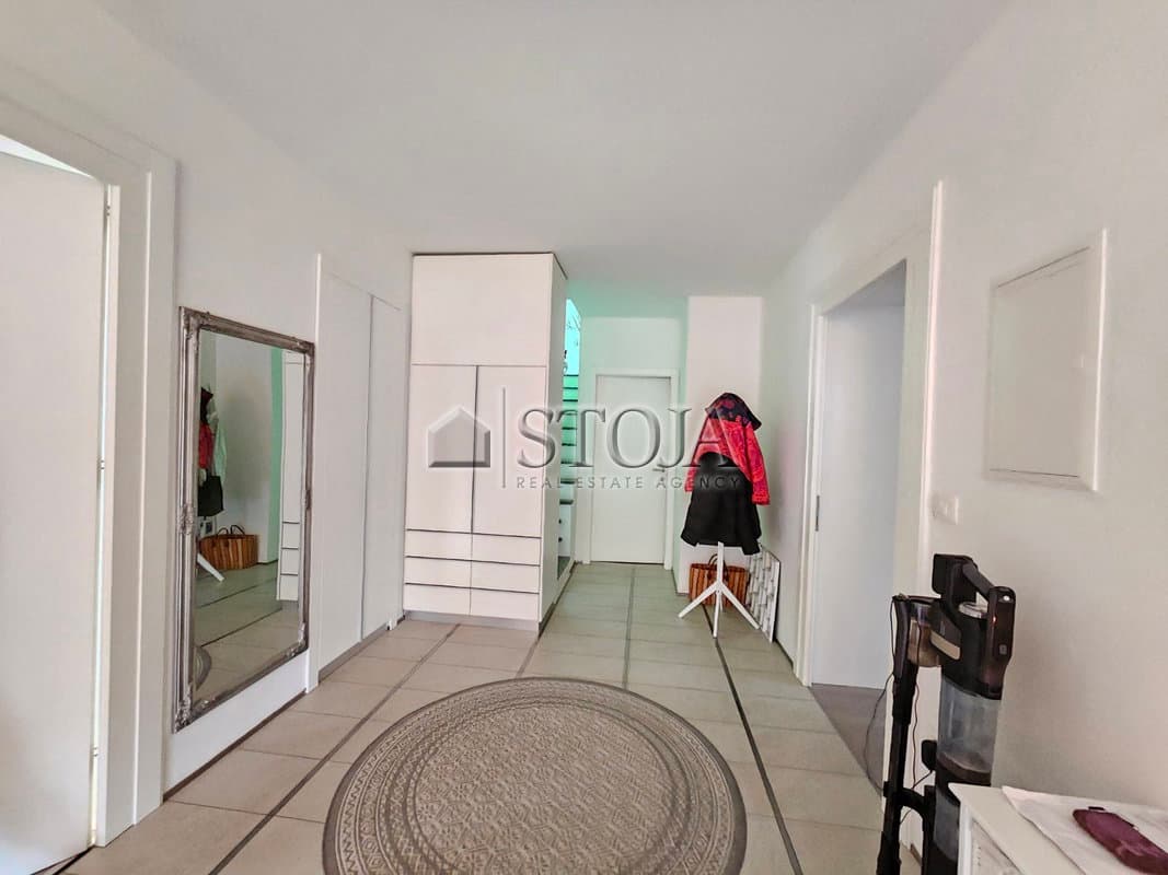 Prodaja, Stanovanje, 5+ več sobno, Ljubljana okolica, Medvode, Medvode, 330 m2 — photo 14 of 16