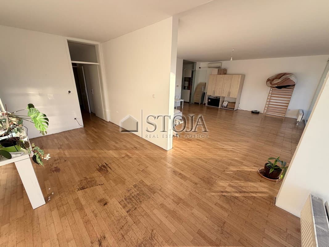 Prodaja, Stanovanje, 5+ več sobno, Ljubljana mesto, Šiška, Mostec, 145.8 m2 — photo 1 of 10