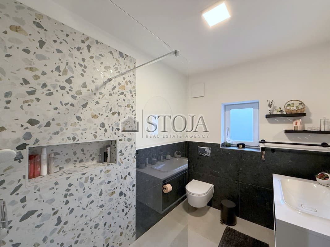 Prodaja, Hiša, Samostojna, Ljubljana mesto, Šiška, Vižmarje, 200 m2 — photo 10 of 23