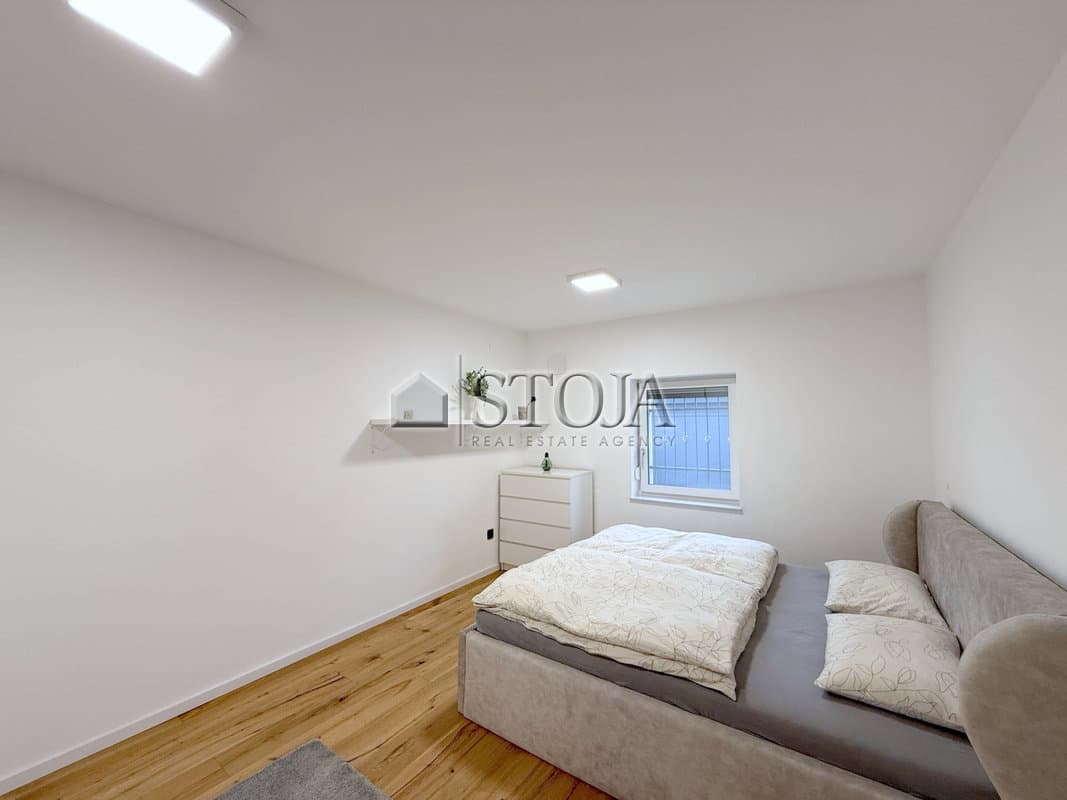 Prodaja, Hiša, Samostojna, Ljubljana mesto, Šiška, Vižmarje, 200 m2 — photo 6 of 23